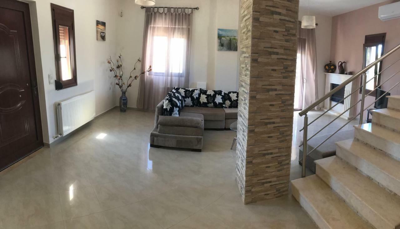 M&M Villa Kathaniá エクステリア 写真
